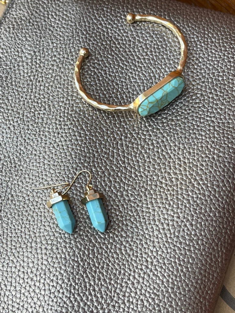 L'Aqua Stone Bracelet & Earrings Set